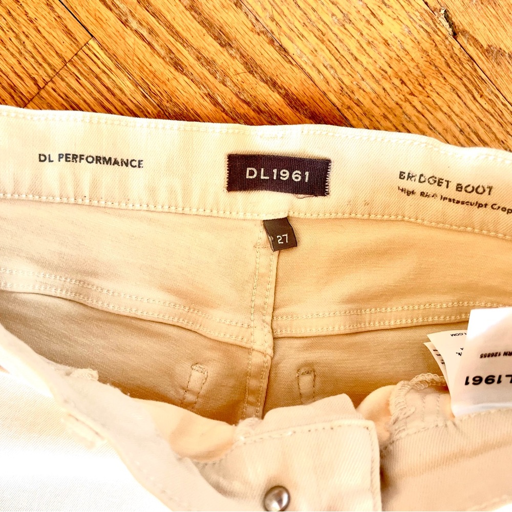 DL1961 Women's Cream Flare Jeans - Picture 3 of 8